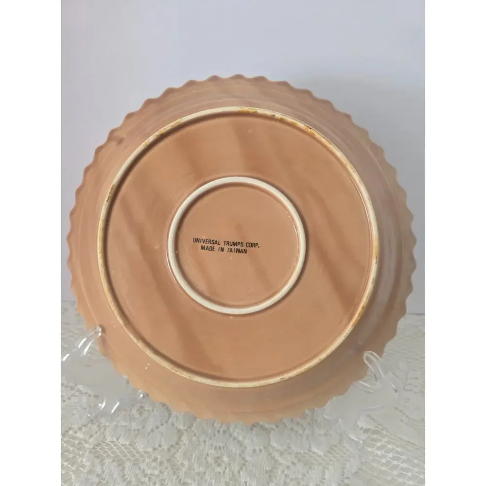 Vintage Strawberry Pie Dish UNIVERSAL TRUMPS CORP. Made In Taiwan
